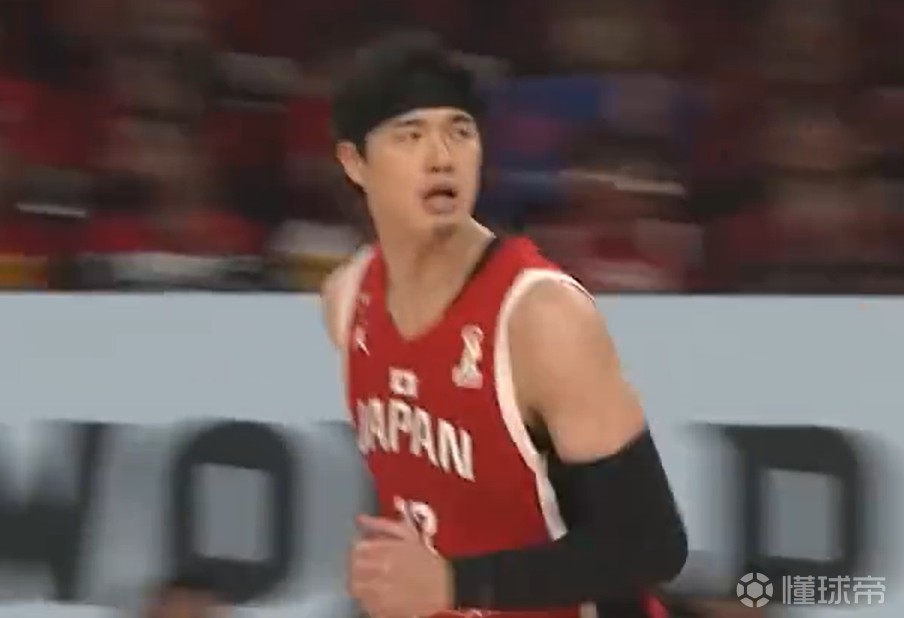 渡邊雄太上半場高效取11分2板1斷，中國隊三鋒線合計僅9分