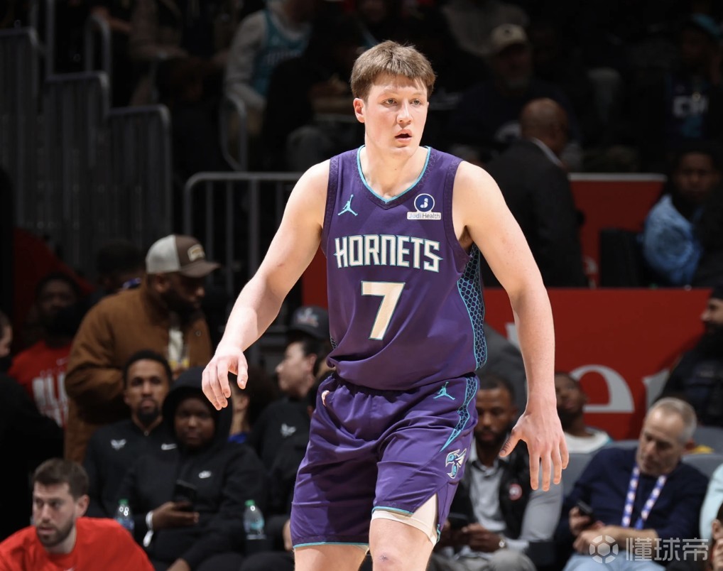 NBA新一期新秀榜：克努佩爾反超弗拉格登頂榜首，埃奇庫(kù)姆第三